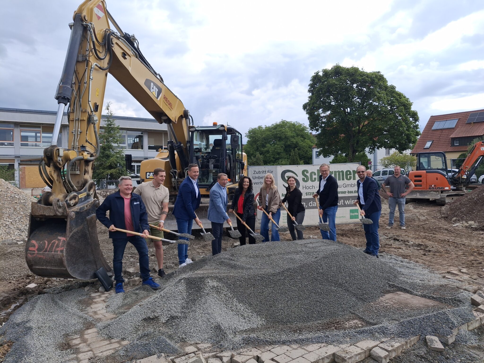 Spatenstich für den Neubau der Friedrich-Rückert-Grundschule in Stadtlauringen